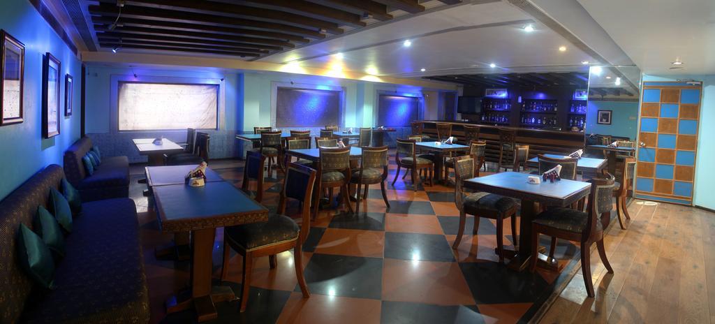 Hotel Grand International Rāipur Exteriör bild