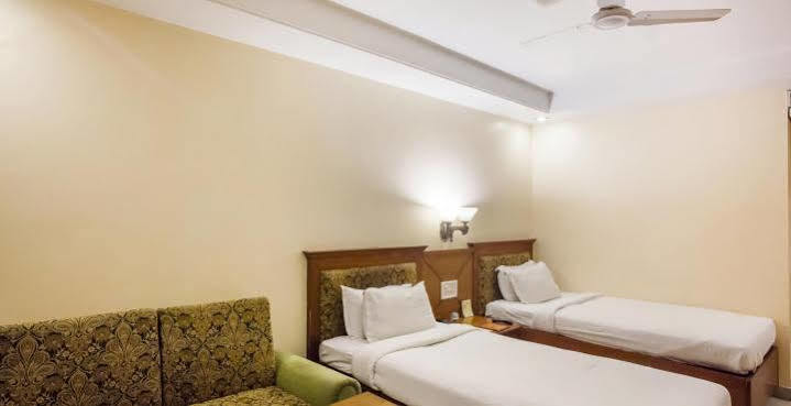 Hotel Grand International Rāipur Exteriör bild