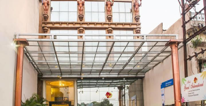 Hotel Grand International Rāipur Exteriör bild