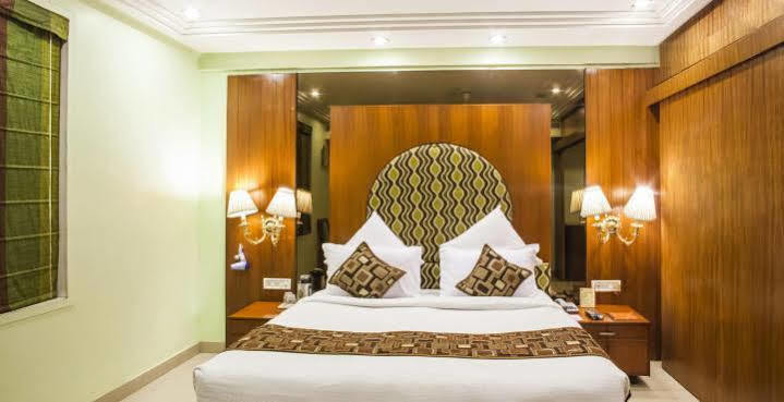 Hotel Grand International Rāipur Exteriör bild