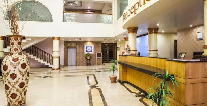Hotel Grand International Rāipur Exteriör bild