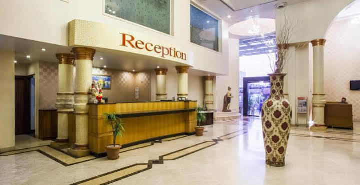 Hotel Grand International Rāipur Exteriör bild